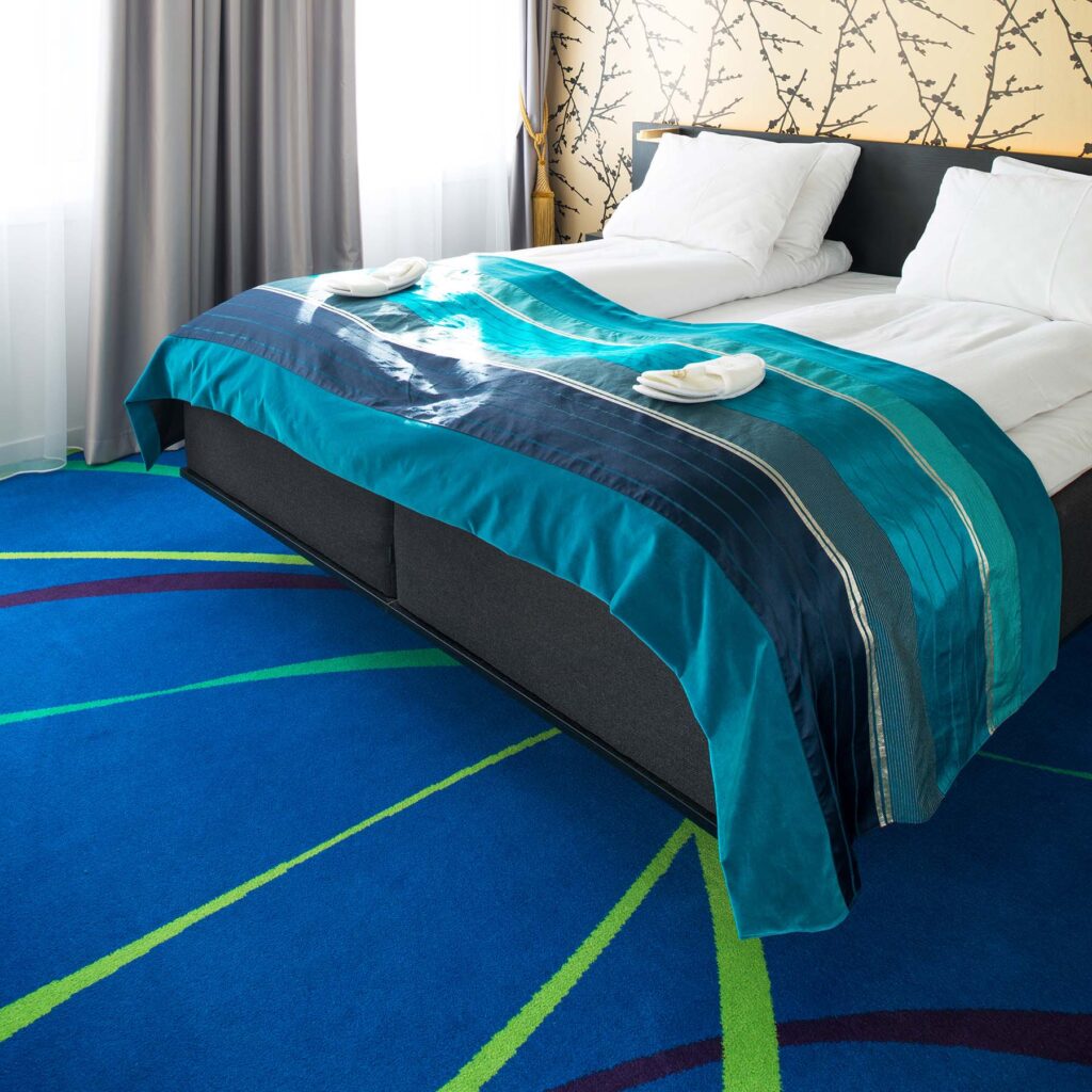 Gefärbter Teppich aus Wolle für Büros, Hotels, Kreuzfahrtschiffe, Kinos, Kasinos und Co.